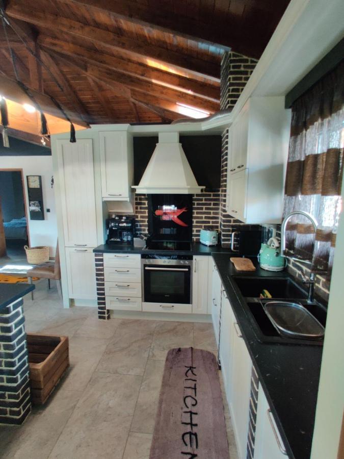 Vintage Lux Homes Неа-Врасна Екстер'єр фото